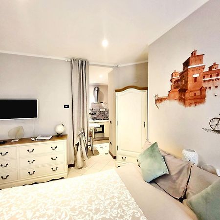 페라라 A Due Passi Dal Castello 아파트 외부 사진