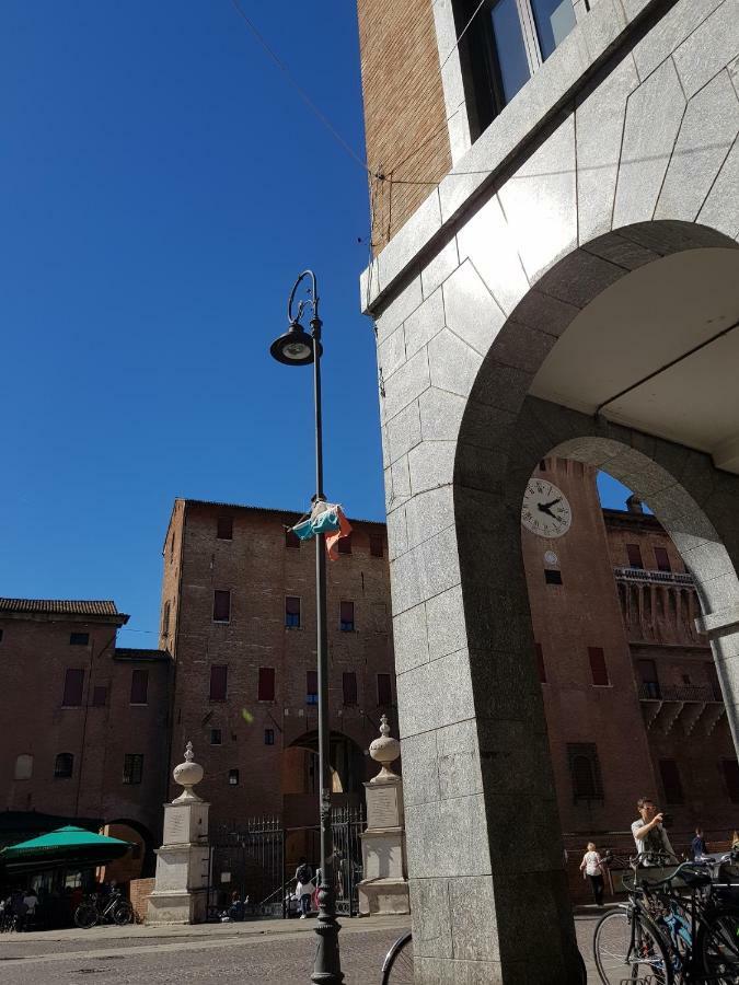 페라라 A Due Passi Dal Castello 아파트 외부 사진