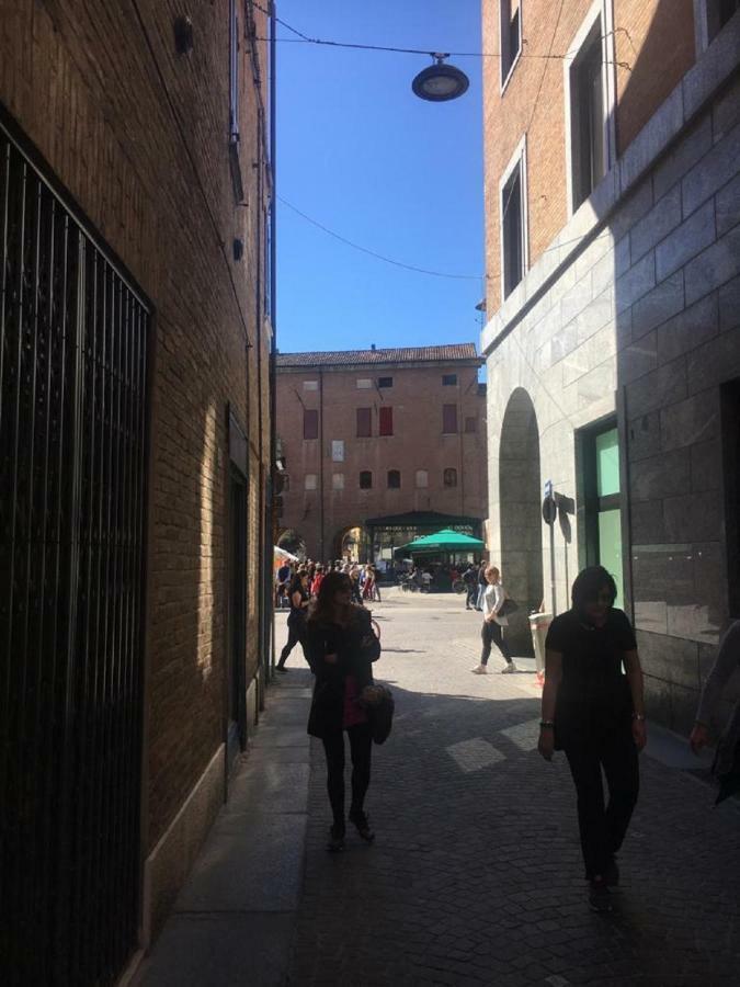 페라라 A Due Passi Dal Castello 아파트 외부 사진